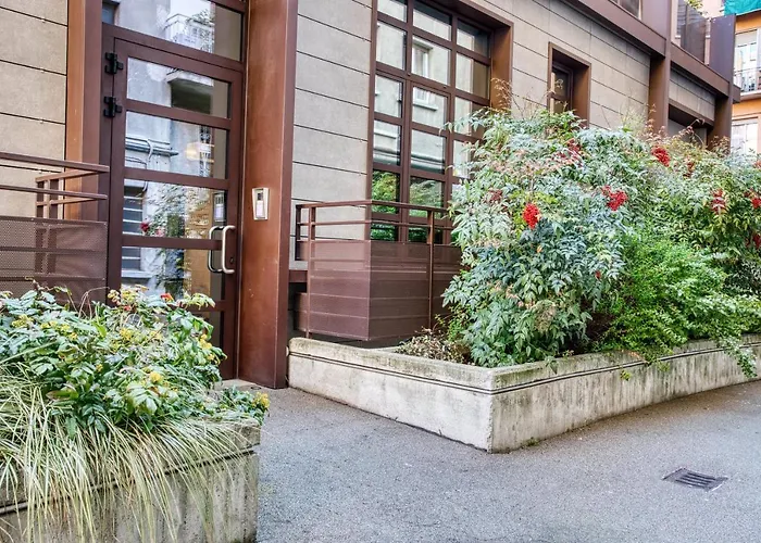 Joivy Charismatic 1-Bed Flat With Parking